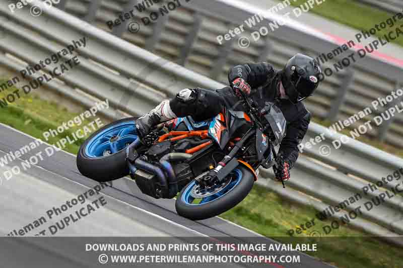 cadwell no limits trackday;cadwell park;cadwell park photographs;cadwell trackday photographs;enduro digital images;event digital images;eventdigitalimages;navarra;no limits trackdays;peter wileman photography;racing digital images;trackday digital images;trackday photos